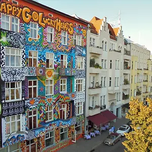 Happy Go Lucky + Берлин